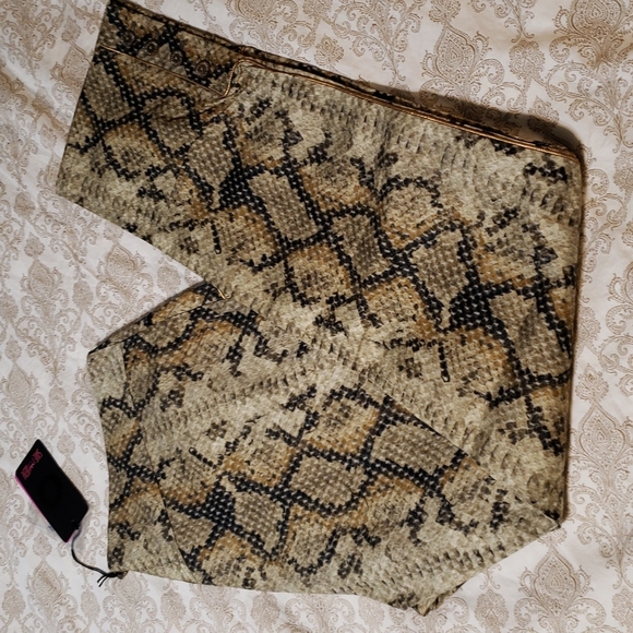 STQ golden snakeskin print trousers - Picture 14 of 14